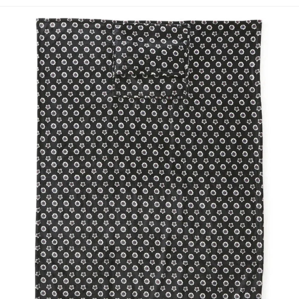 Vera Bradley Plush Travel Blanket in Fleece in Mini Flower Dot Black NWT
